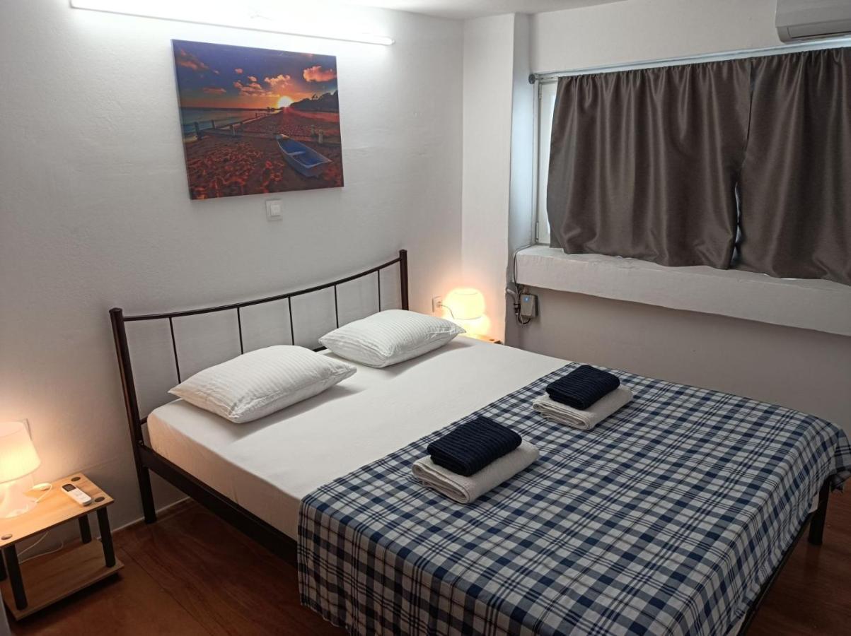 Apartment Dipla Atenas Exterior foto