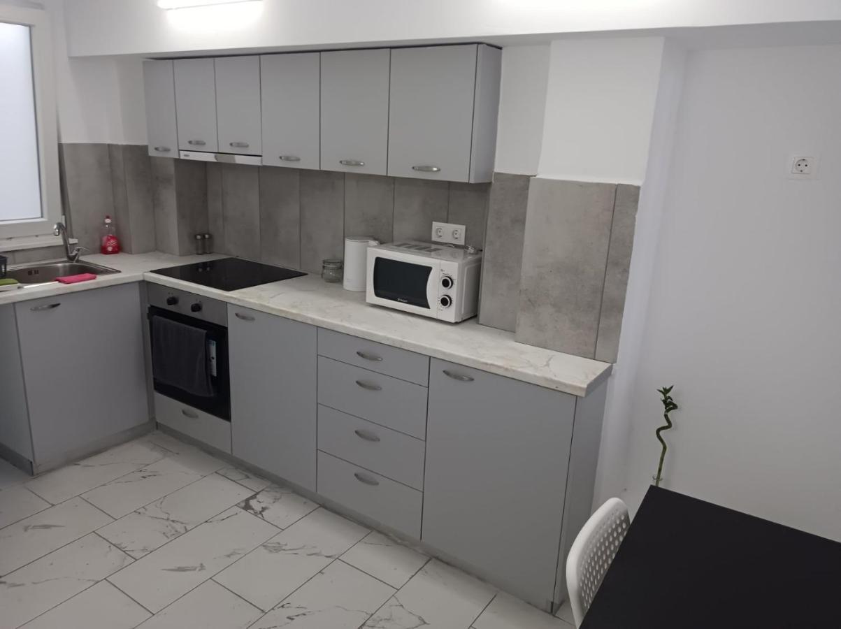 Apartment Dipla Atenas Exterior foto